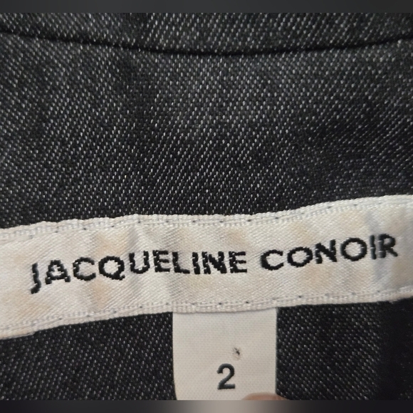 JAQUELINE CONOIR Designer Dark Wash Denim Fitted Blazer. Size 2 - Picture 8 of 11